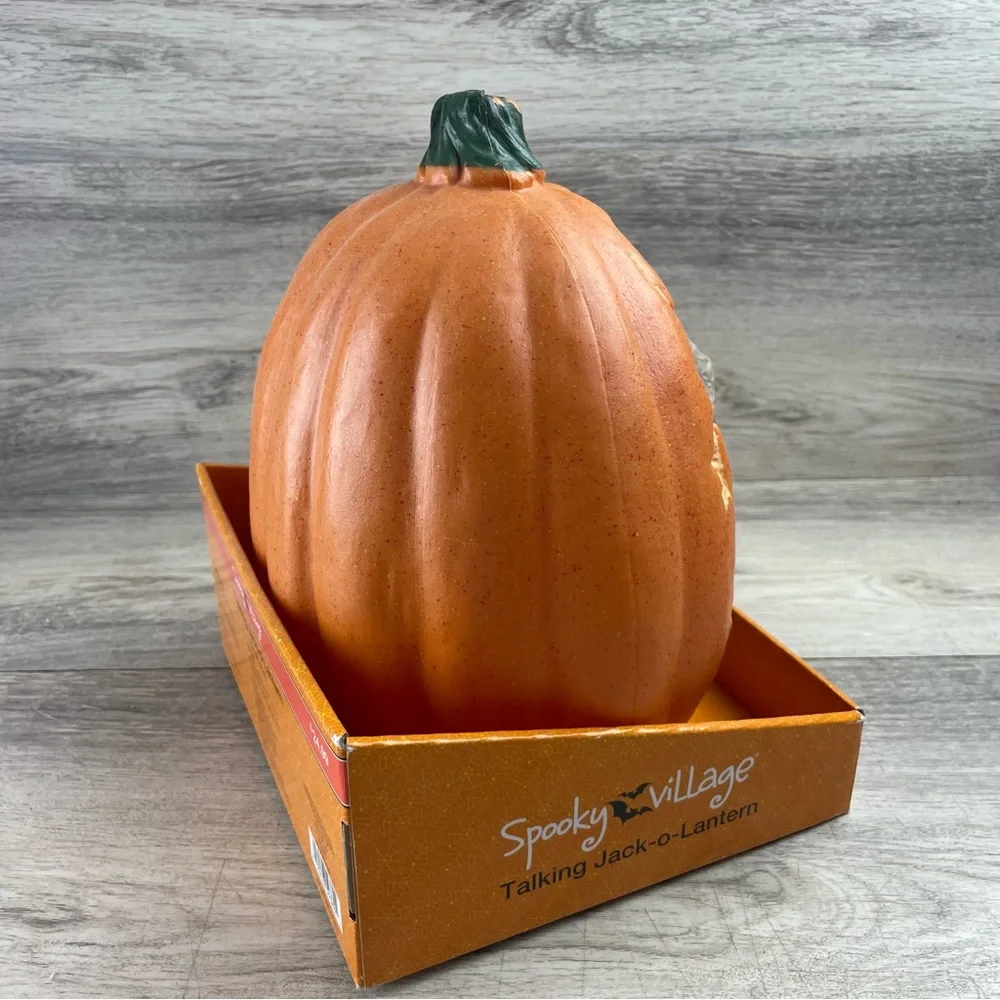 Spooky Village Scary Talking Jack O Lantern Skull Face Haunting Sounds 10